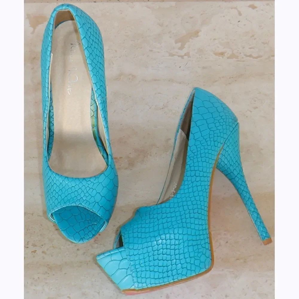 Nine West Robin blue snakeskin shoes